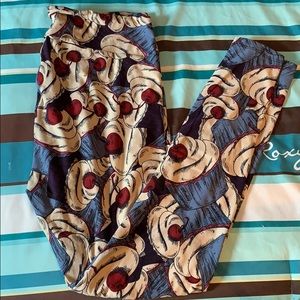 Lularoe Tall and Curvy Cupcake leggings Like New!